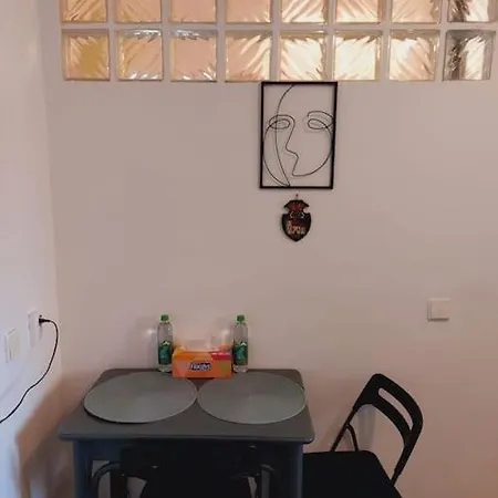 Apartment Tiny Studio Next To Unirii