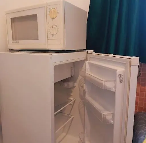 Tiny Studio Next To Unirii Апартаменты