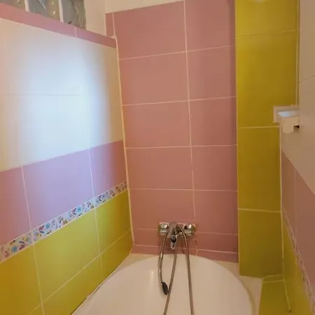 Tiny Studio Next To Unirii Appartement